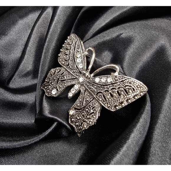 Vintage-Inspired Silver-Tone Butterfly Brooch With Rhinestone Accents Elegant - Picture 3 of 5